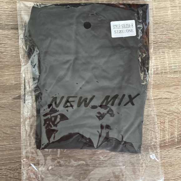 NWT NEW MIX Yoga Biker Seamless Shorts BLACK lightweight butter soft OSFM - Picture 7 of 8